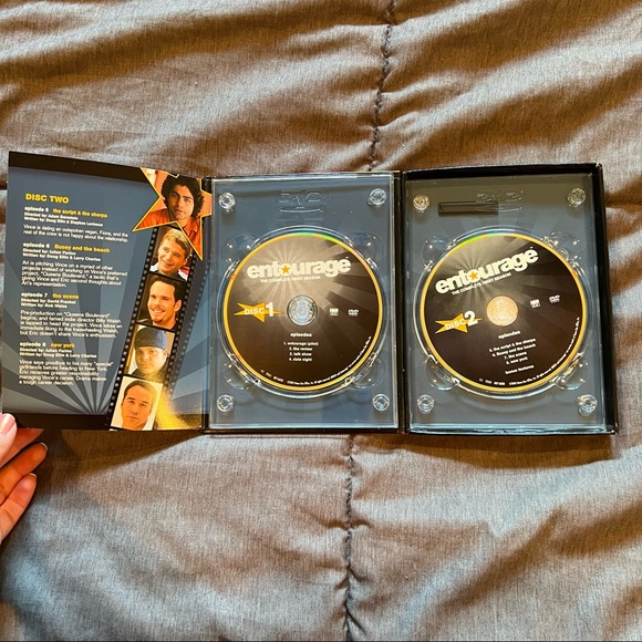 Entourage Seasons 1-4 on DVD HBO 2000s Drama LA Jeremy Piven Adrian Grenier - Picture 3 of 11